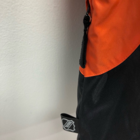 CCM Philadelphia Flyers Coat - Picture 8 of 13